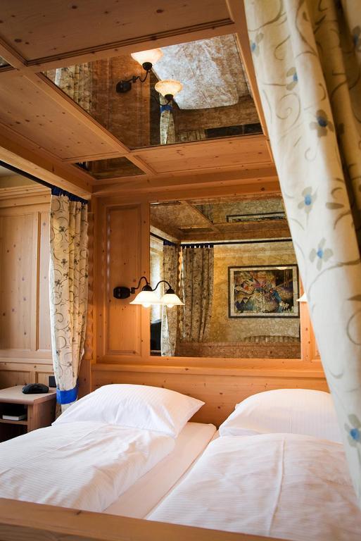Hotel Goldener Helm Lichtenstein  Ngoại thất bức ảnh